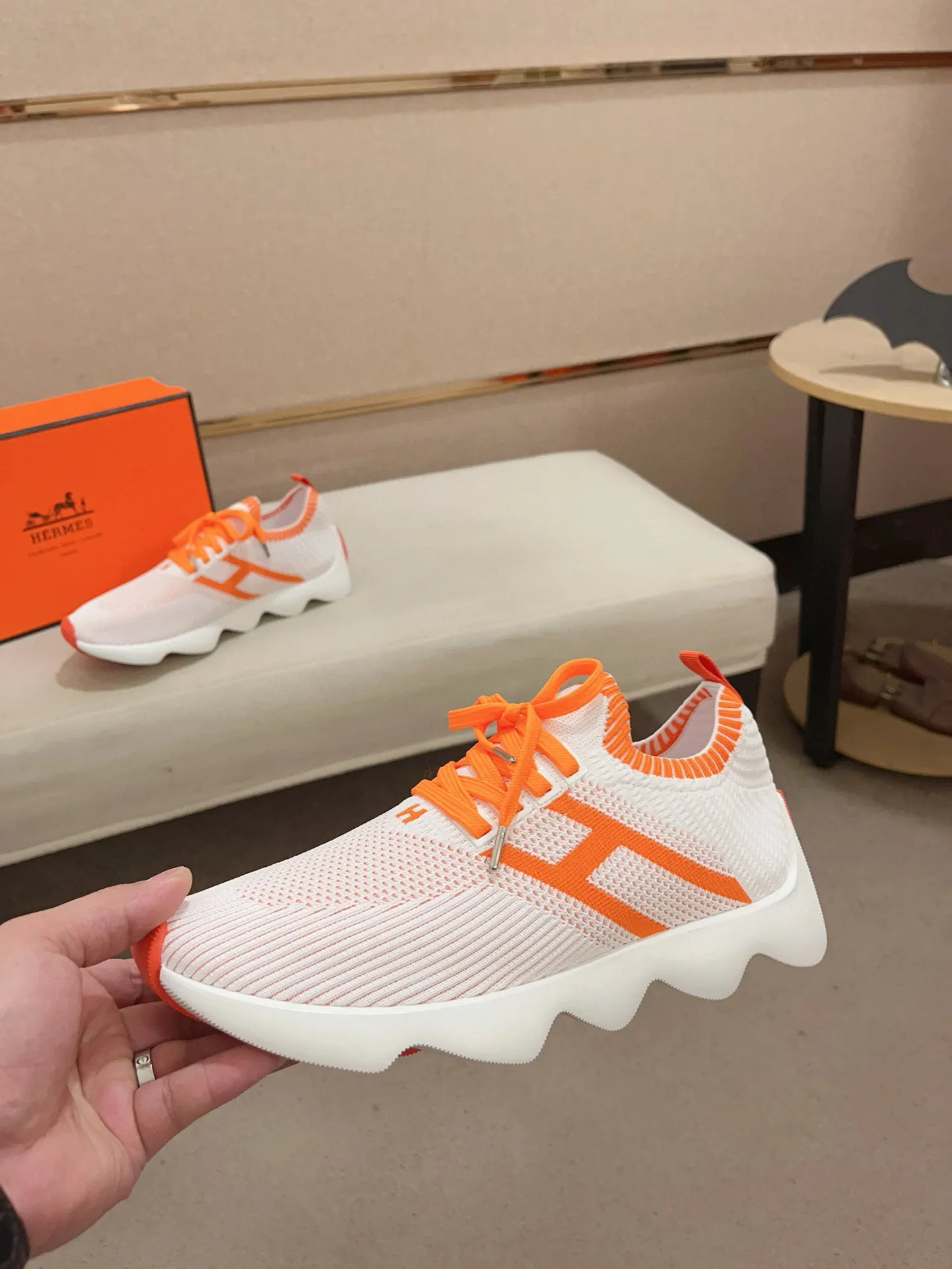 Men's clothing and shoes💰: 420💰《HERMES》【Classic Original Version】Hermès; top 🔝purchasing agent🔍🔍men's latest 🇺🇸 counters are on sale at the same time, original fly-knit fabric imported from Italy is exquisite in workmanship (Italian 🇮🇹Imported water-dyed 🐂cowhide lining) sole: original sole provided by the original factory, ⚠️exclusive double-layer activity·TPR·rubber·combined molded outsole; Code number: 38-44 (45/46 can be customized, non-refundable)